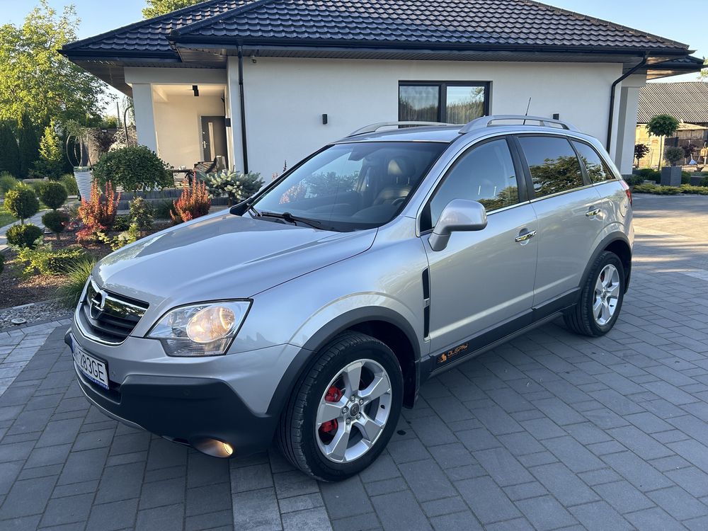 Opel Antara 4x4 Hak Klima. Oryginal lakier . Zadbany