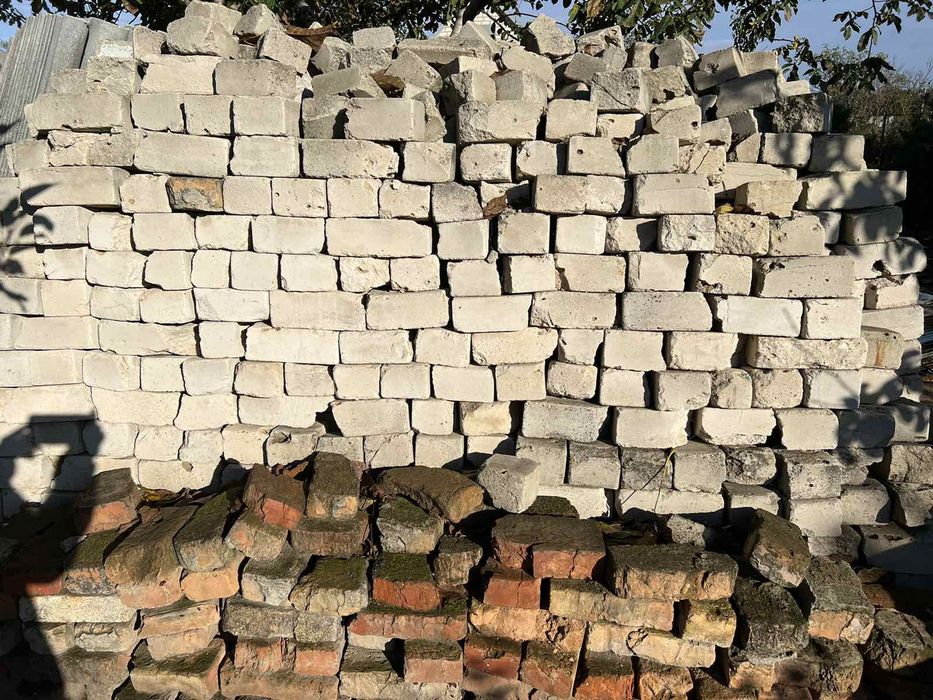Продам цеглу цілу та половинки