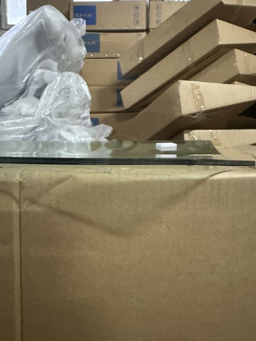 Скло водійське Tesla Y