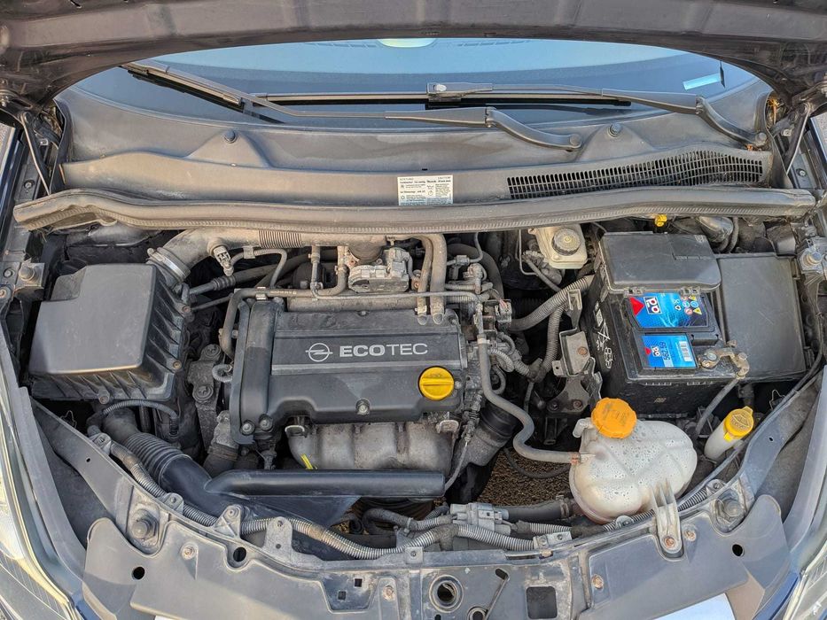 Opel Corsa D 1.2 Twinport - Sport