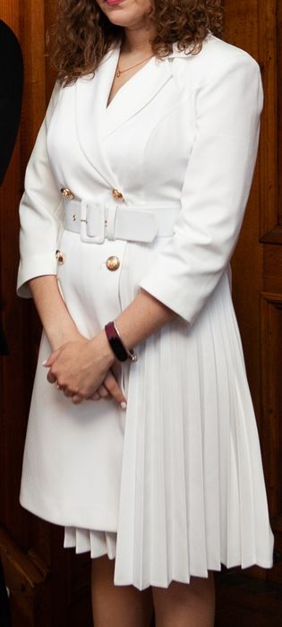 Плаття-піджак білого кольору