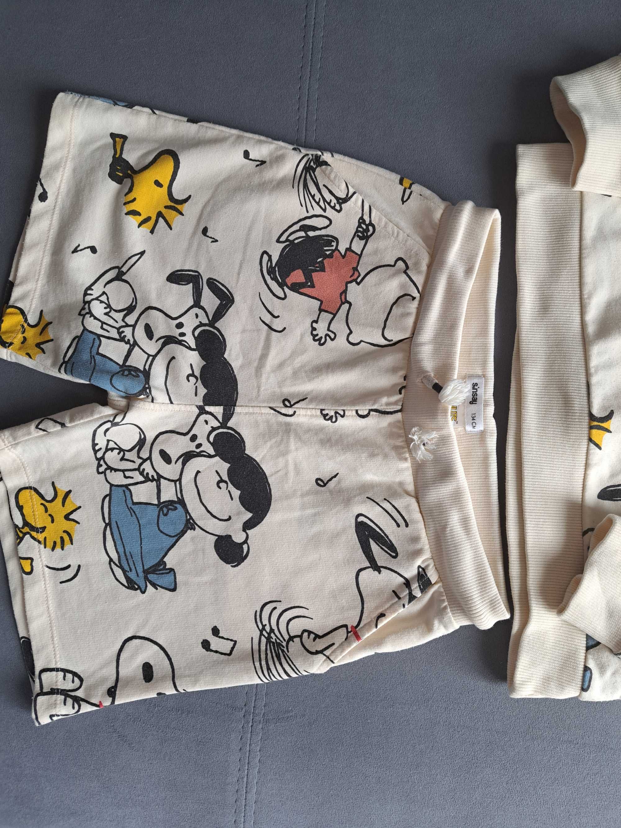 Komplet zestaw Peanuts Snoopy Sinsay bluza krótkie spodenki, 134 cm.