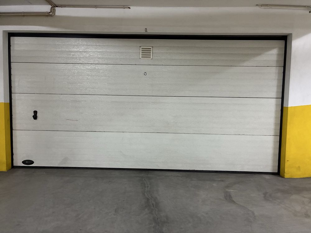 Portao de garagem seccionado