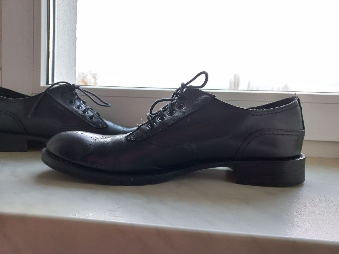 Gino Rossi czarne skórzane męskie eleganckie klasyczne półbuty 43