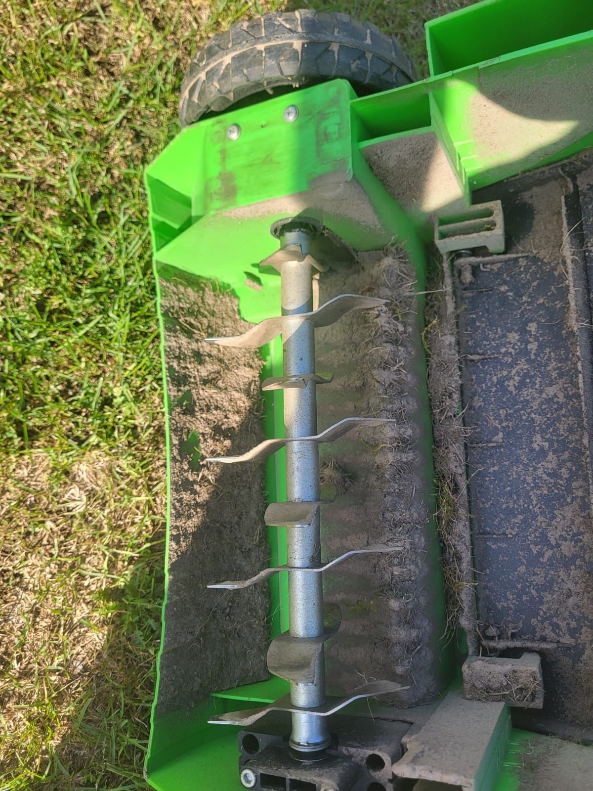 Wertykulator aerator
