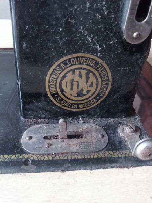 Máquina costura OLIVA