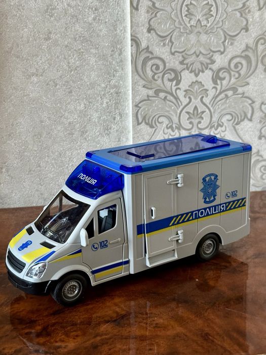 Машина поліція інерційна . Поліцейська машинка