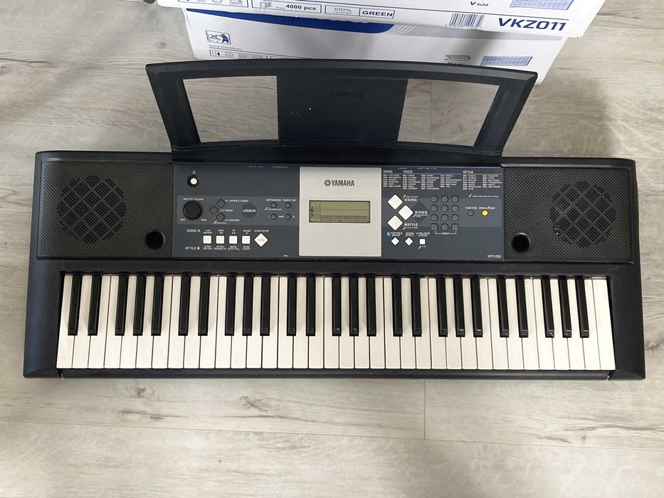 Keyboard YAMAHA PSR E223