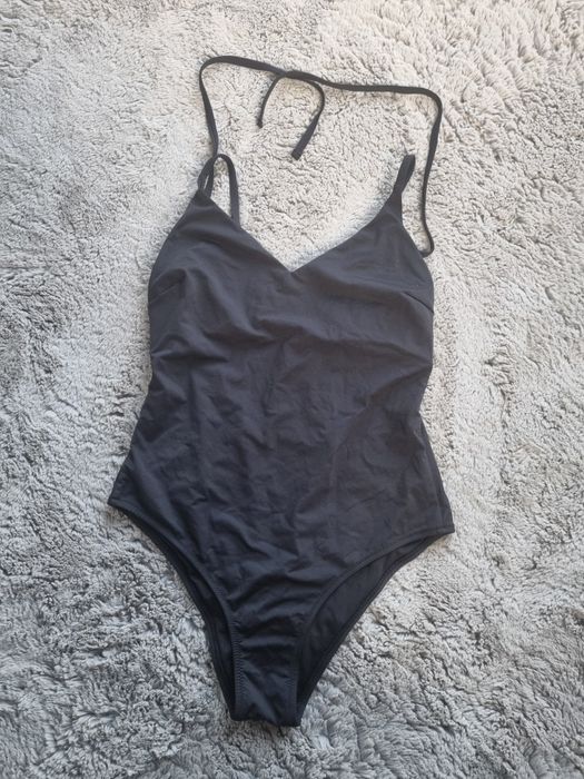 Czarny strój kąpielowy jednoczęściowy rozmiar M