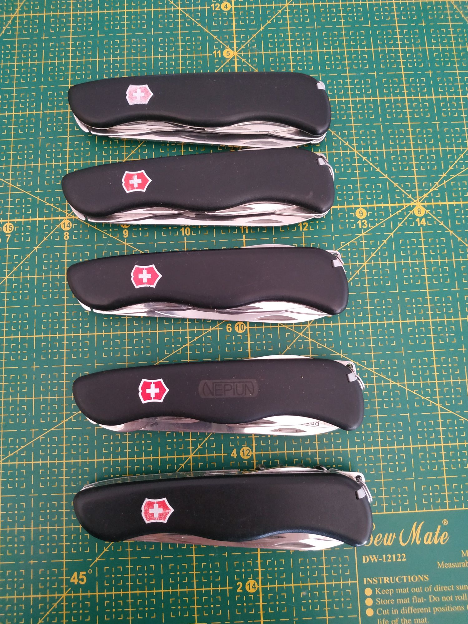 5 scyzoryków Victorinox Nomad