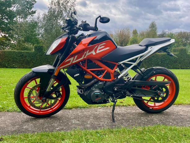 KTM Duke 390 A2.