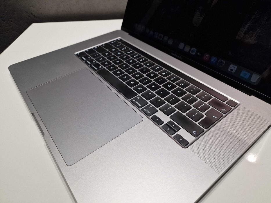 MacBook Pro 16 (2019) / A2141 / Touch Bar / i7 / 32 RAM / 512 SSD
