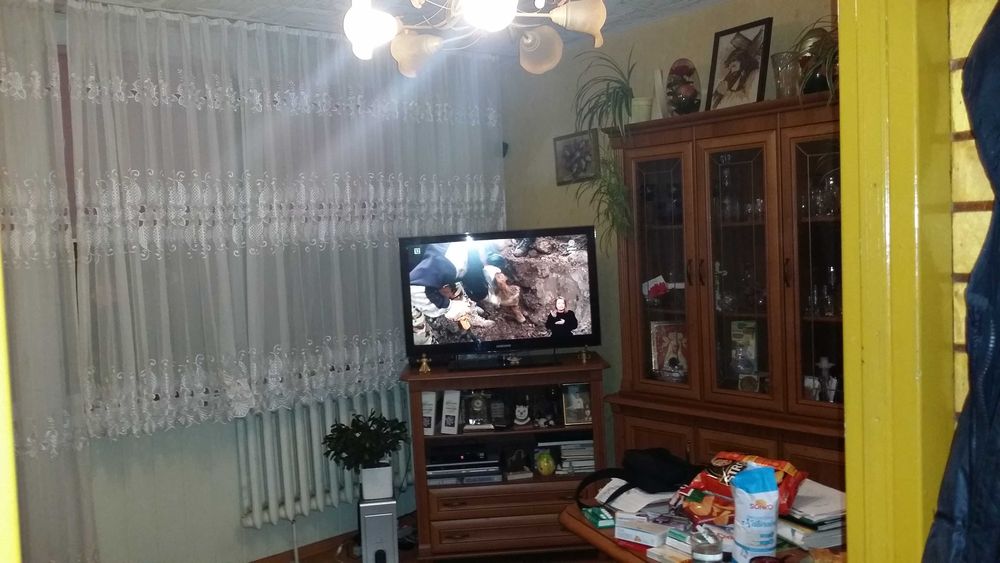 Sprzedam 2-pokojowe. Czwarte piętro.  Własna kotłownia na cały blok.