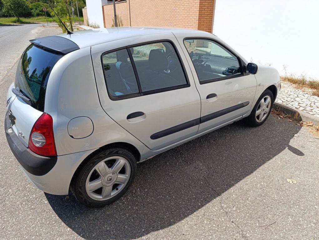 Renault Clio 1.2 16V (Billabong) 2003