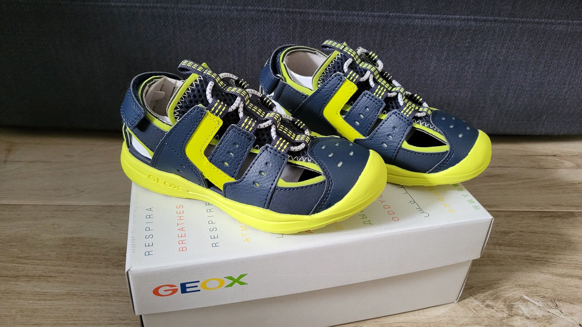 Nowe sandały Geox rozmiar 30 wkładka 18.5cm