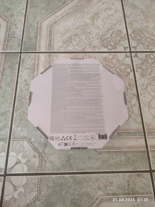 Nowy biały zegar ścienny 23 cm