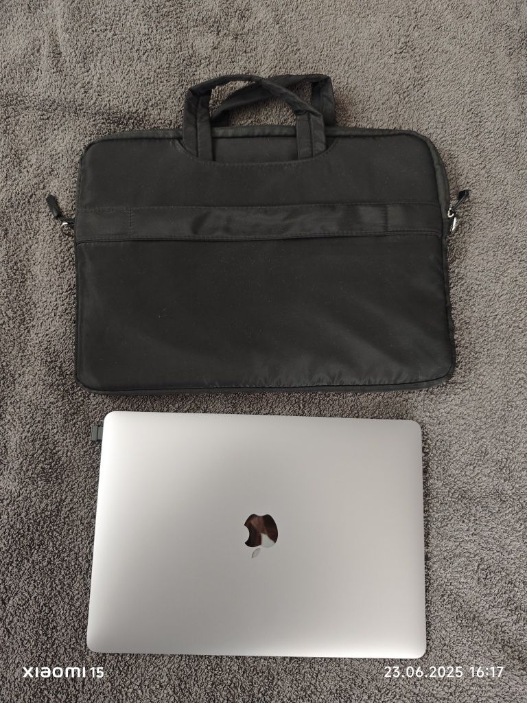 MacBook m1 jak nowy