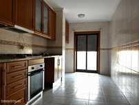 Apartamento T2 próximo do Glicínias