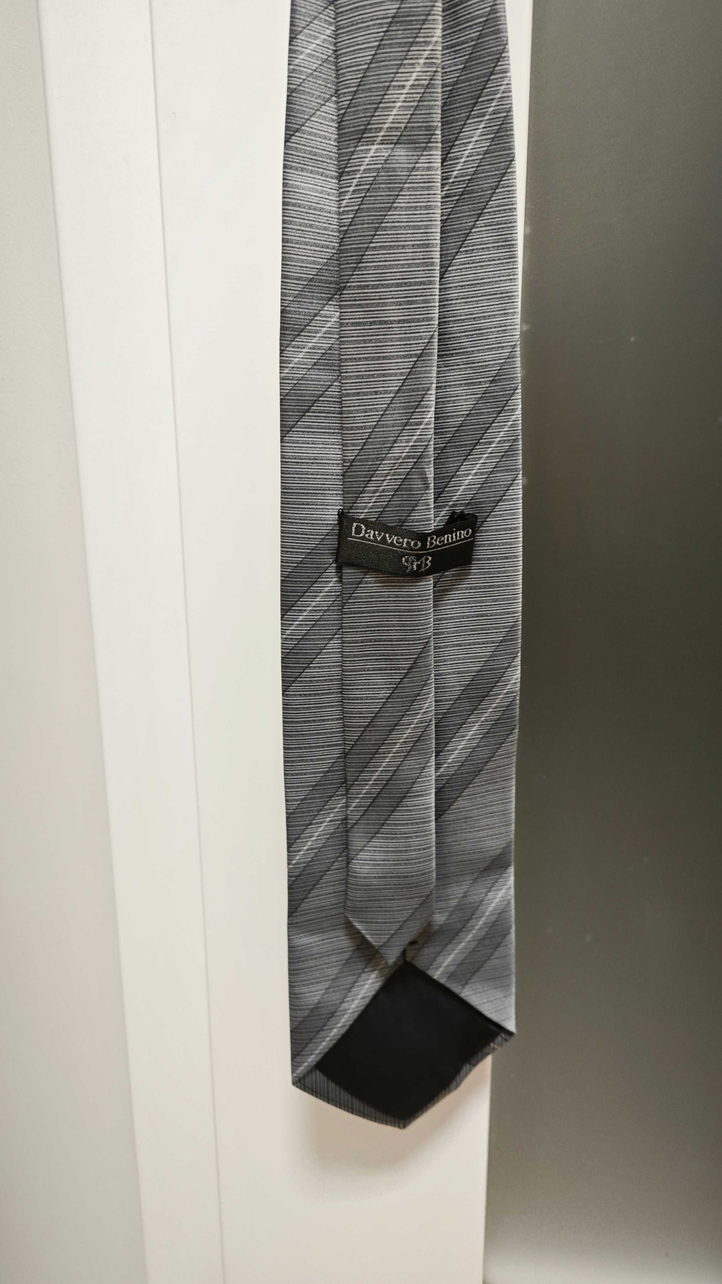 Krawat szaro-srebrny Davvero Benino szeroki