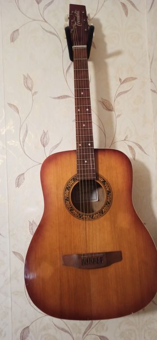 Акустическая гитара Трембита
