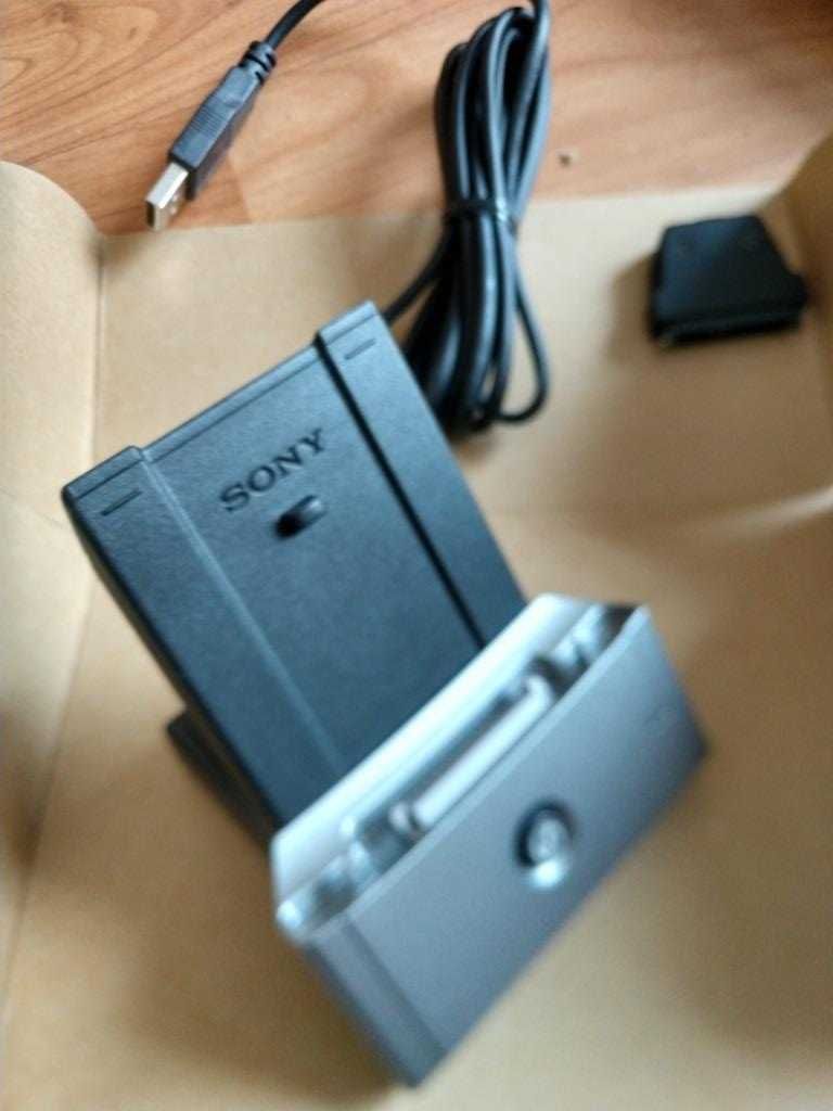 Зарядка для Sony Clie PEGA-UC500 с адаптером переменного тока