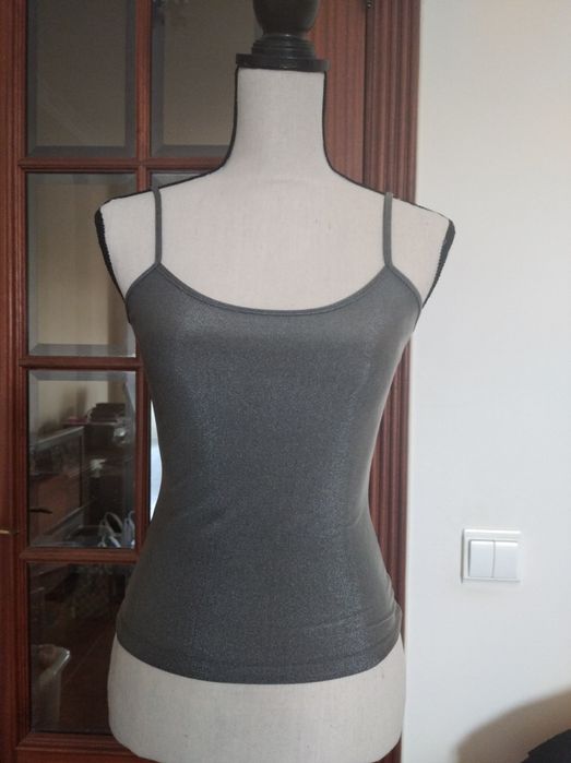 Top de alças da Bershka  tamanho M