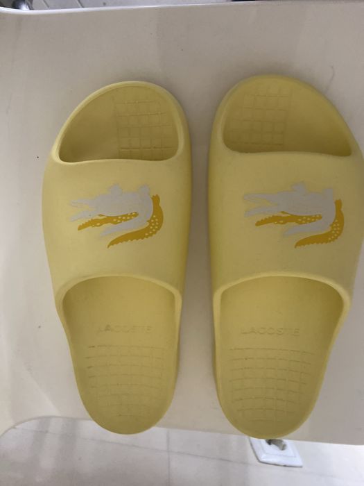 Chinelo lacoste amarelo novo