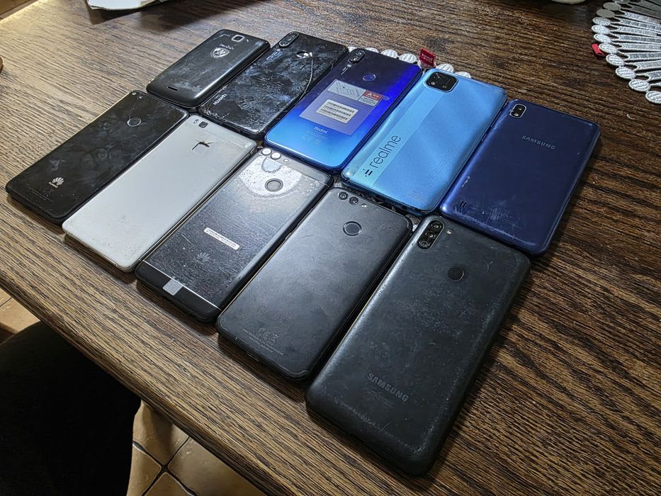 Smartfony 10 sztuk zestaw złom gsm kolekcja huaeri samsung