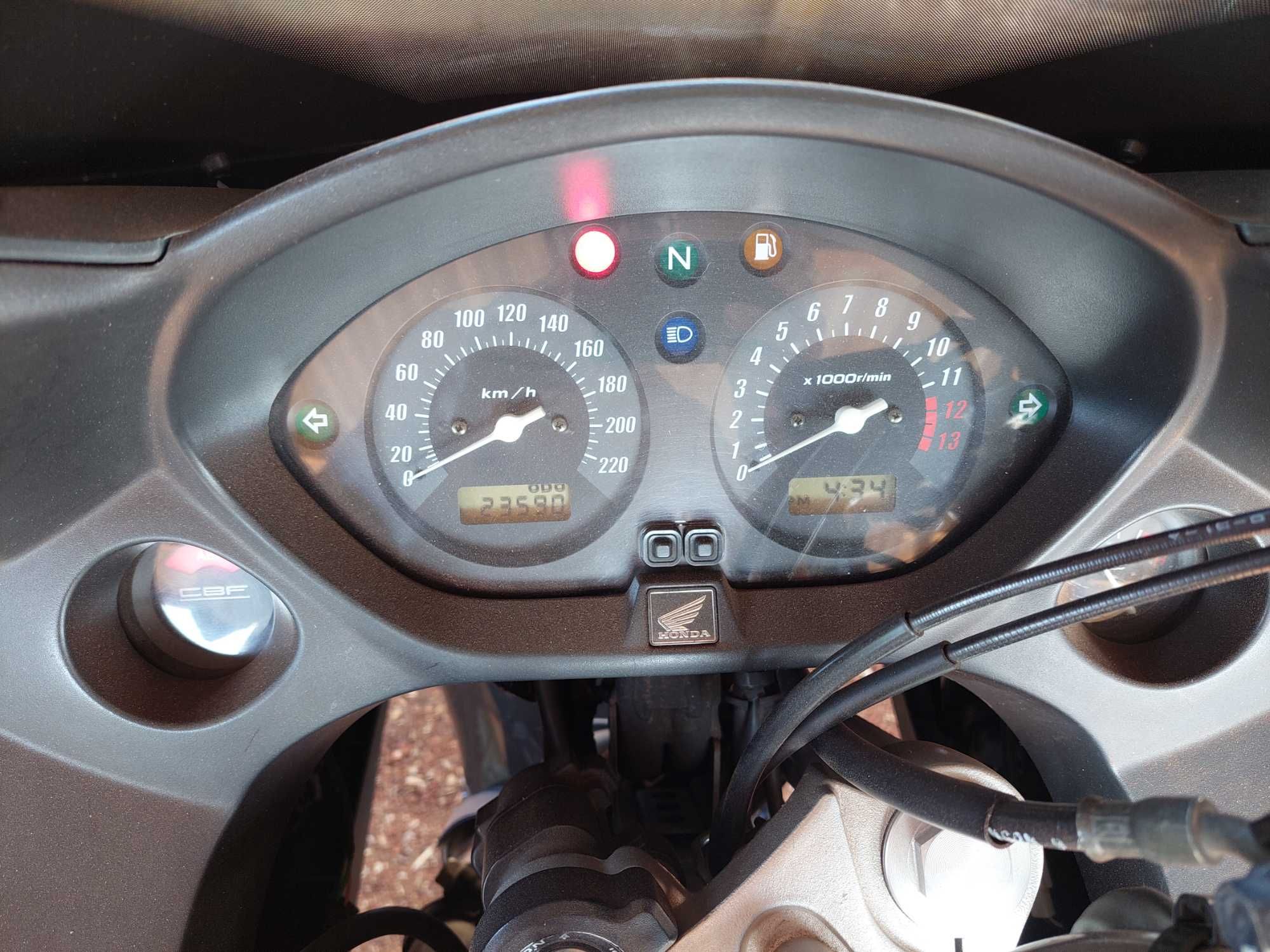 Vendo Honda CBF 600S ABS aceito troca.