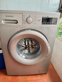 Máquina de Lavar Roupa 8 KG - 1200 RPM Daewoo