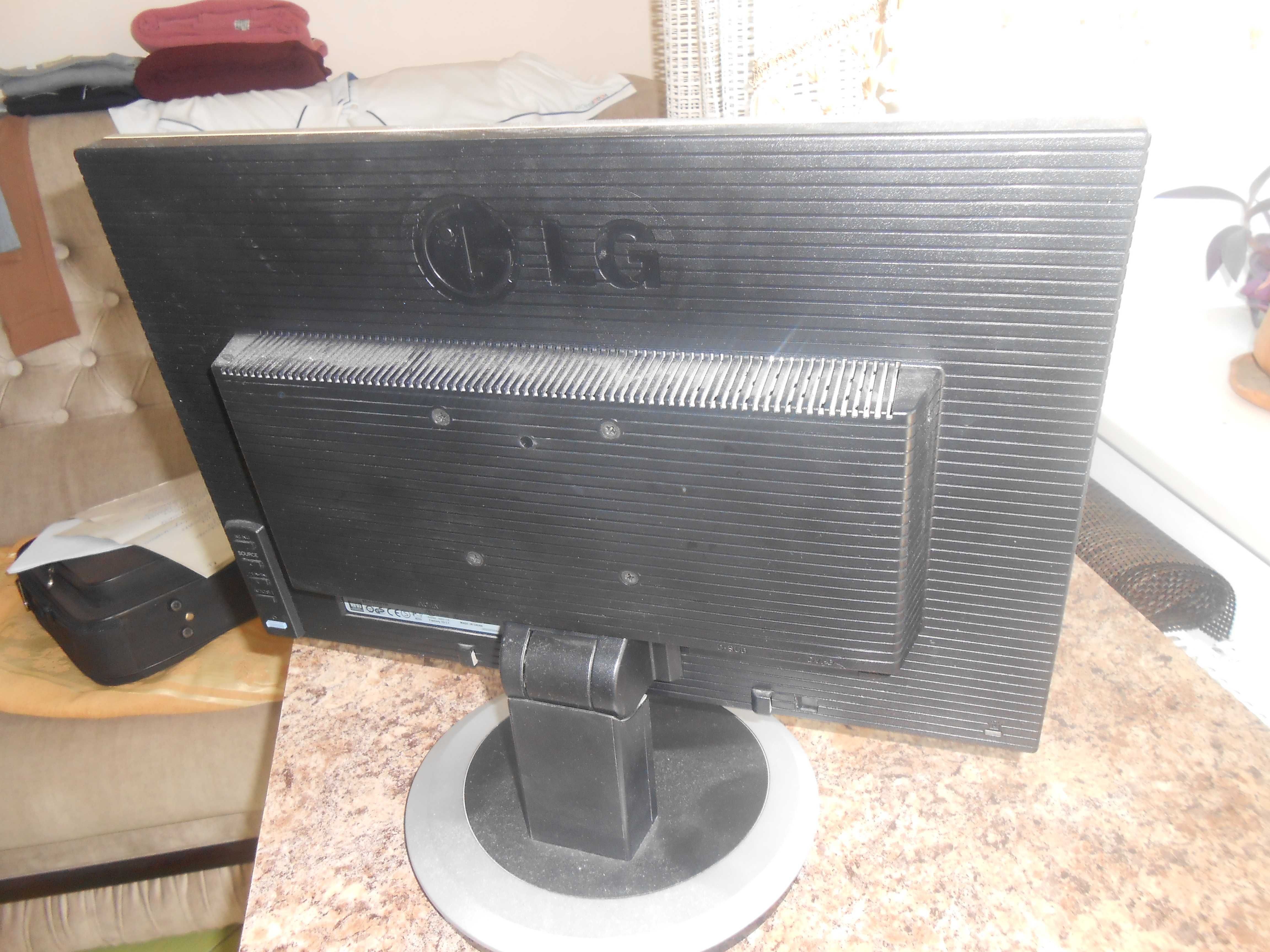Монітор LG Flatron