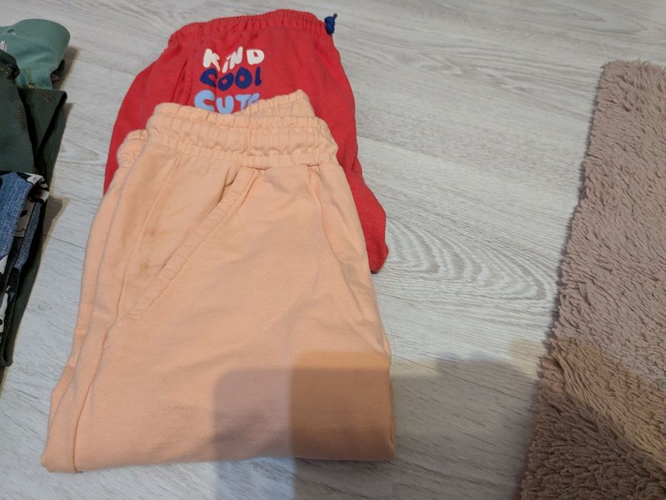 Ubrania dla dziewczynki Komplet spodni, legginsów i bluzeczka 122/134