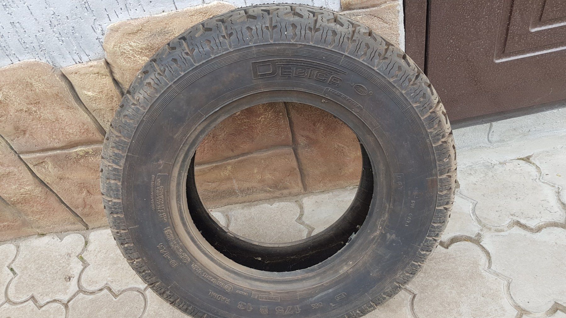 175/70R13 Debica