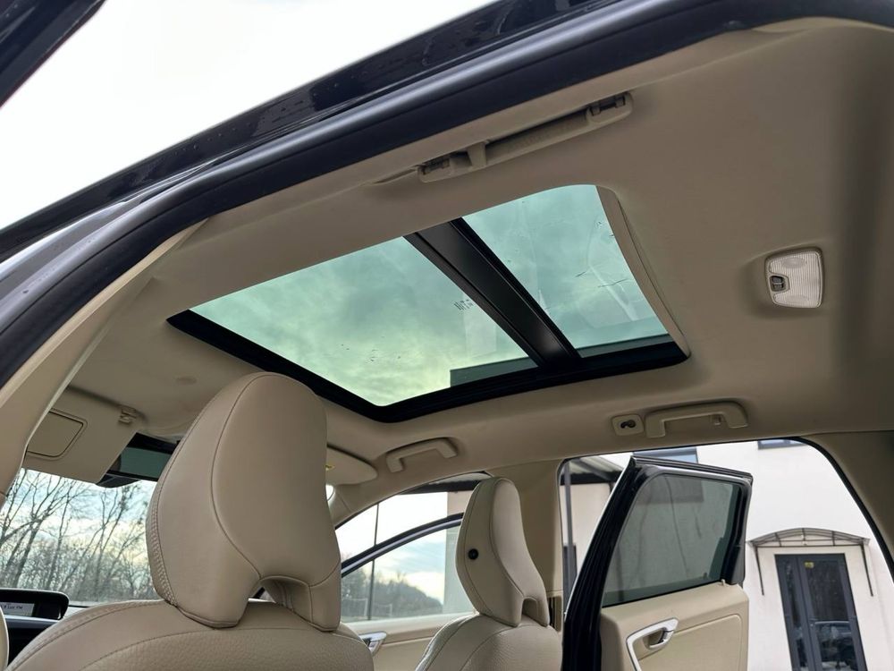 Продам Volvo xc60  2011