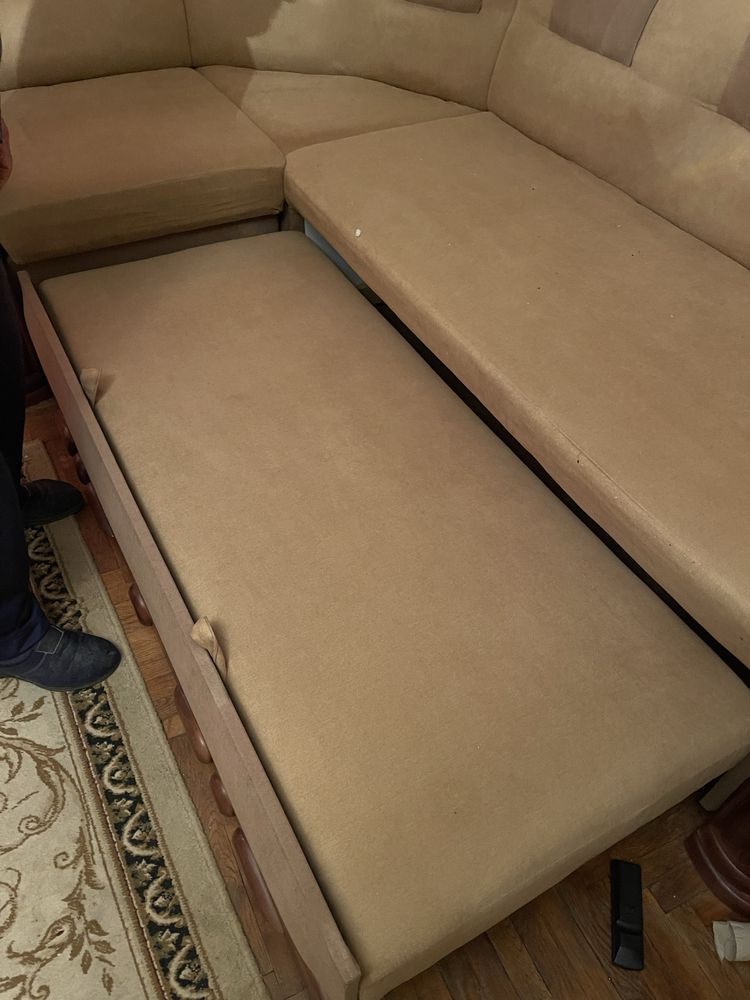 Продам диван в гарному стані