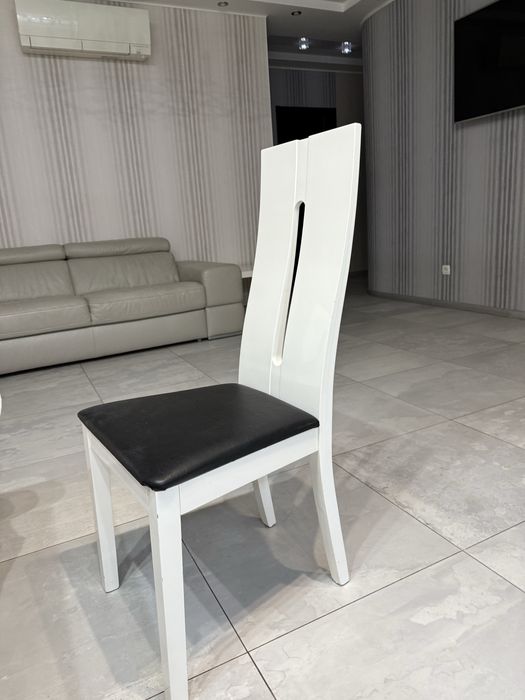 Продам кухонные стулья