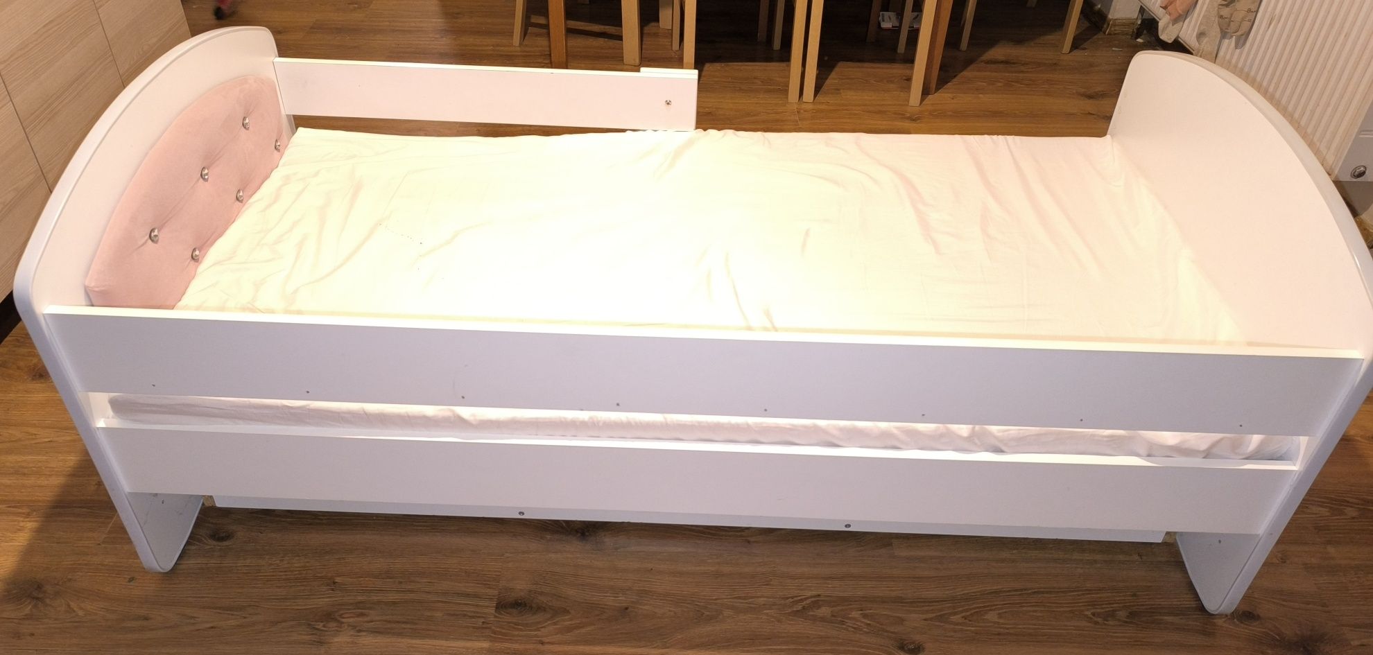 Łóżko tapicerowane 160x80 szuflada dla dziewczynki