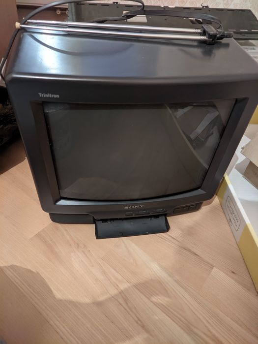 Телевізор Soni Trinitron з антеною