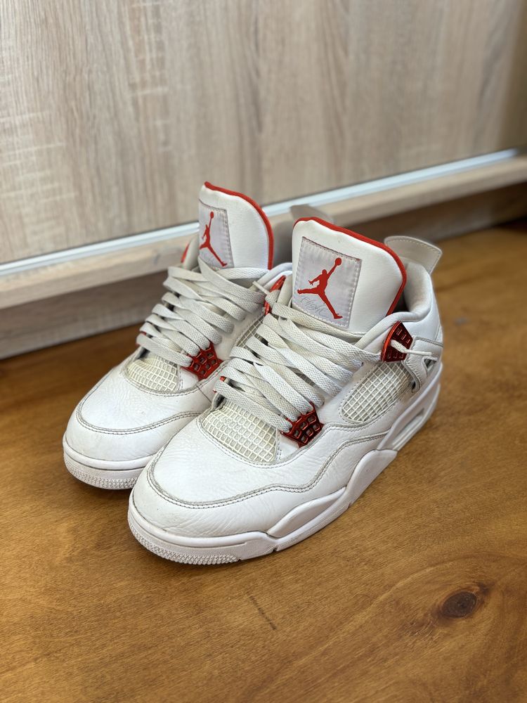 Jordan 4 metallic red