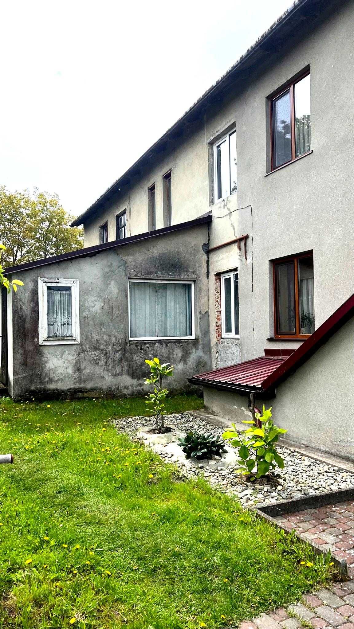 Продаж частини будинку (танхаус) у м. Комарно