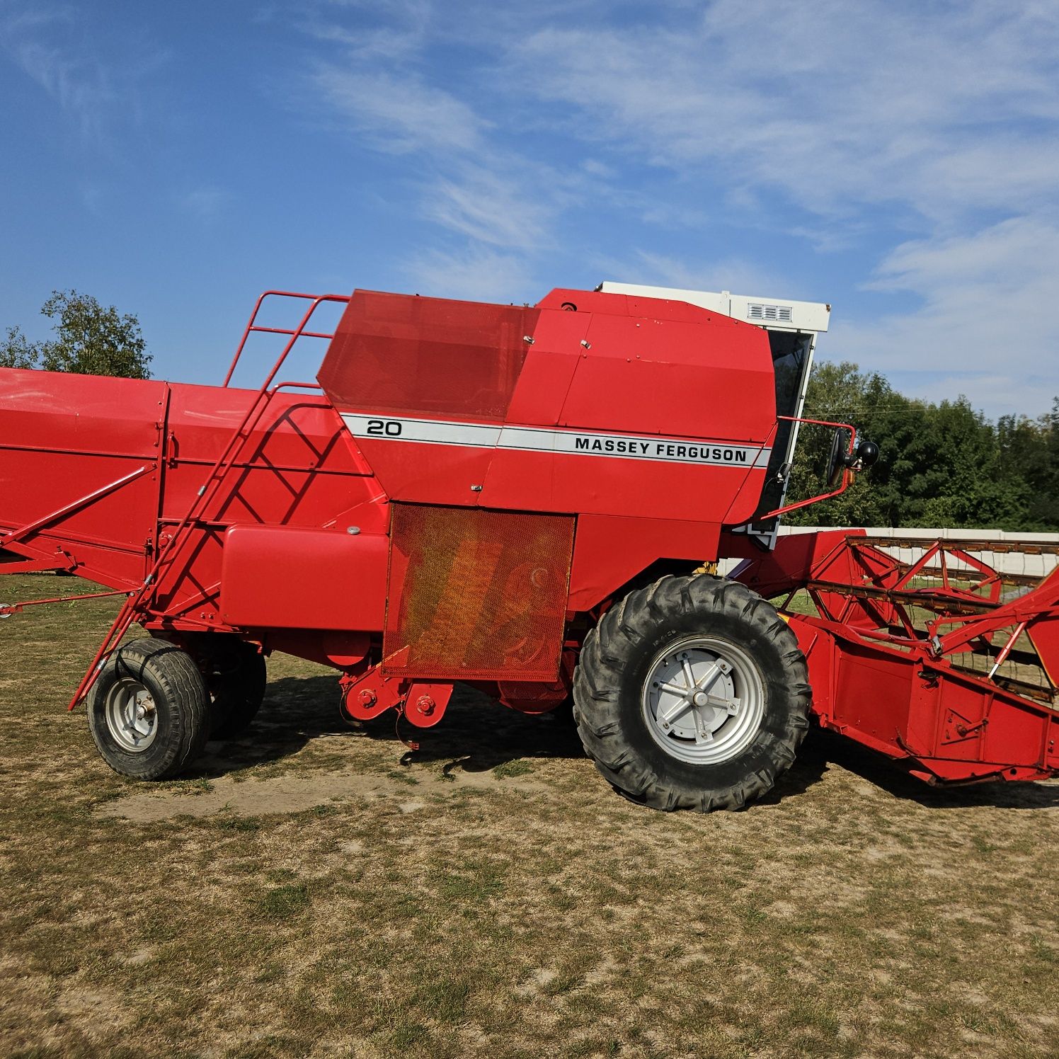 Комбайн Massey ferguson 20 з Фінляндії