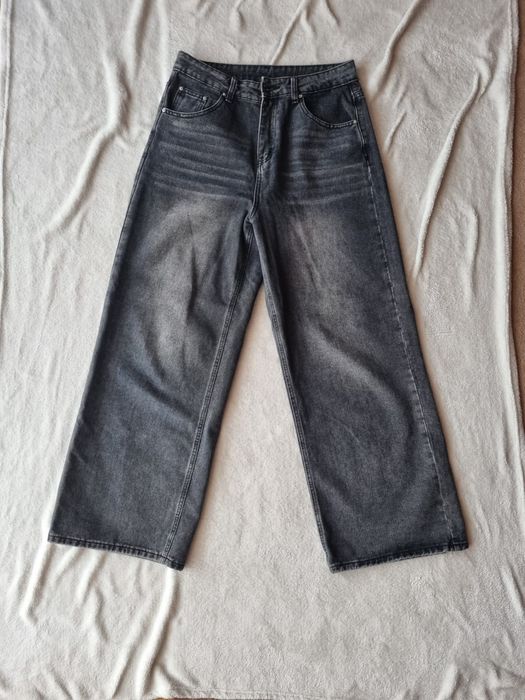 Czarne jeansy damskie