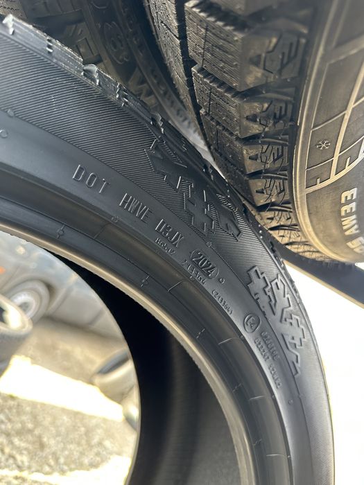 Шини б/у 275/40 R22 Continental 4шт