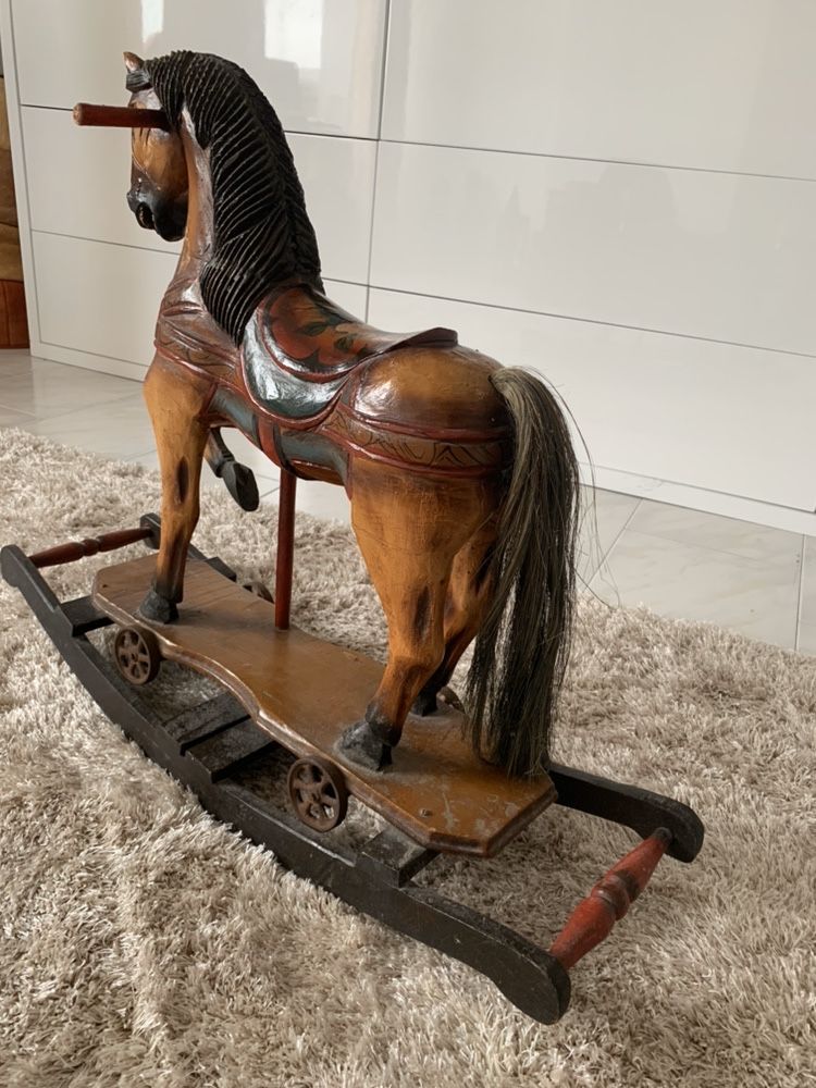 Cavalo de baloiço brinquedo de criança ano de 1920