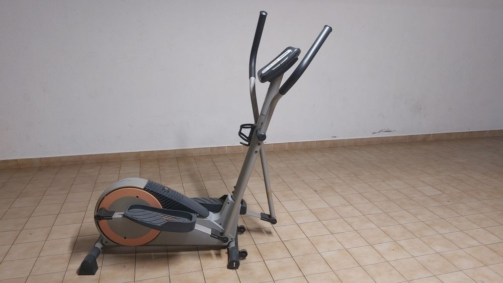 Elíptica - bicicleta da ginásio
