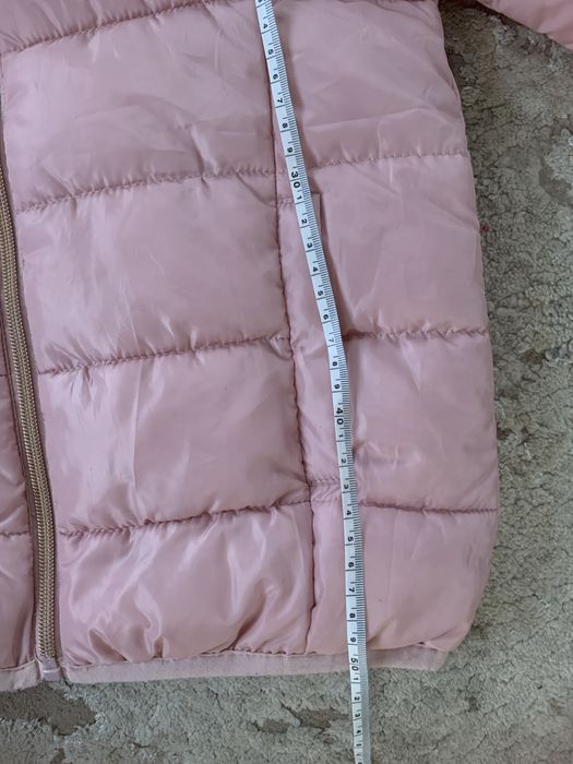 Куртка для дівчинки 140 см в гарному стані