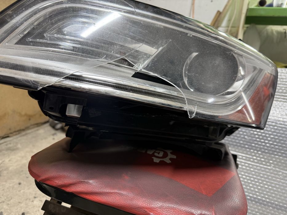 Фара передня ліва AUDI Q5 8R