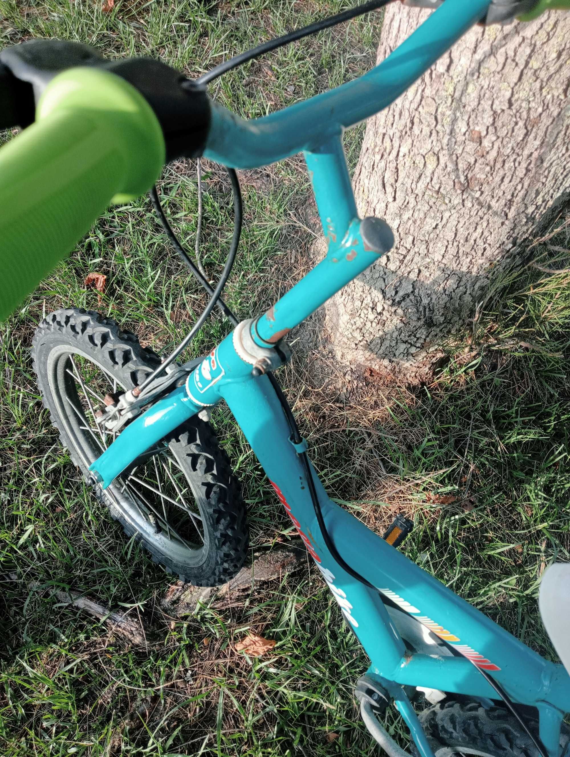 Bicicleta verde roda 14", usada, em bom estado