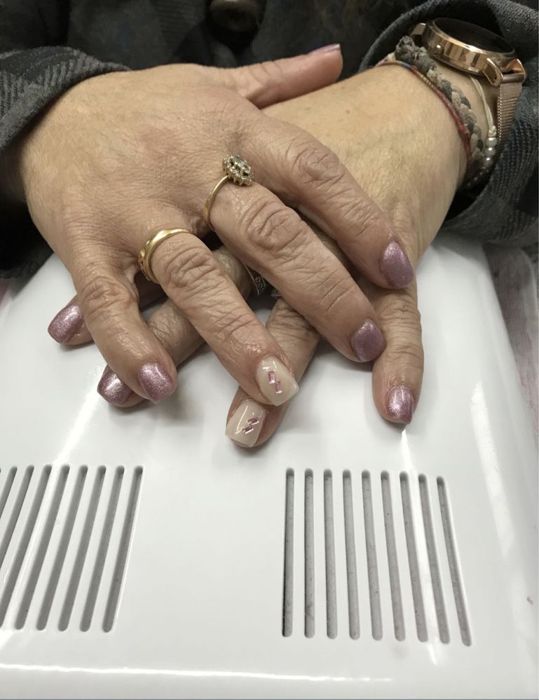 Unhas de gel/ Verniz gel / Estética