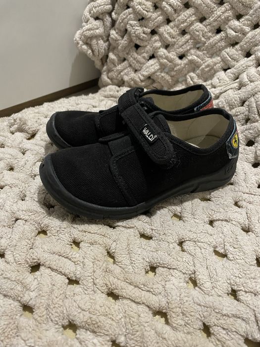 Взуття в садок . Тапки для хлопчика. Дитячі капці